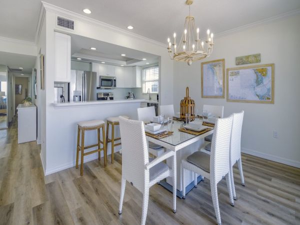 Beachfront Vacation Condo with 3 Bedroom in Holmes Beach
