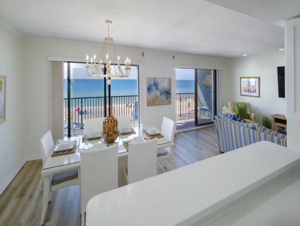 Beachfront Vacation Condo with 3 Bedroom in Holmes Beach