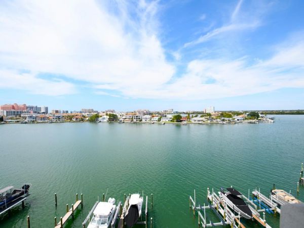 Penthouse Corner Unit with Water Views in Clearwater Beach