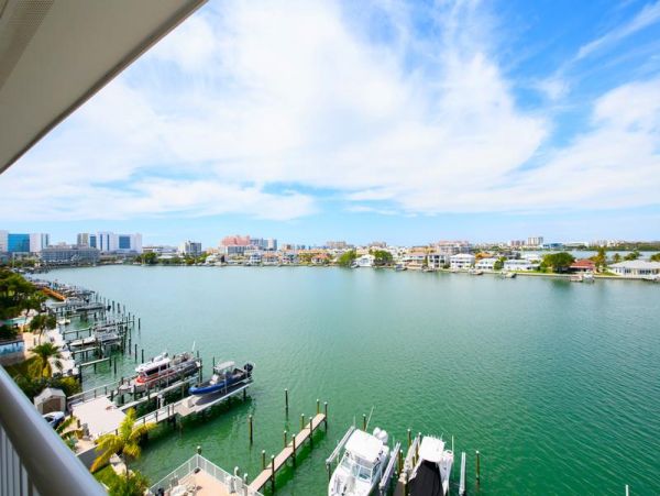 Penthouse Corner Unit with Water Views in Clearwater Beach