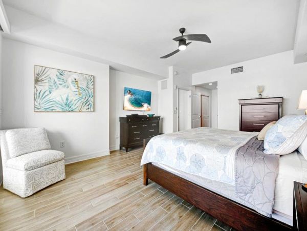 Penthouse Corner Unit with Water Views in Clearwater Beach