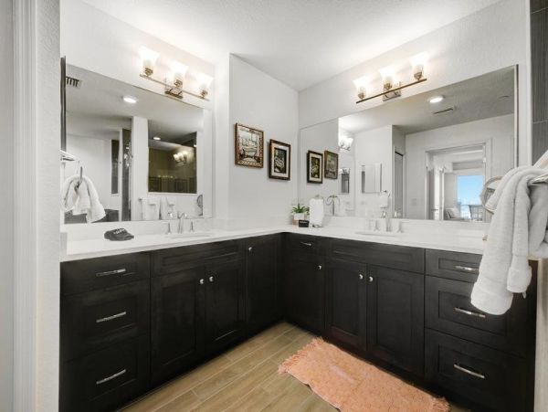 Penthouse Corner Unit with Water Views in Clearwater Beach