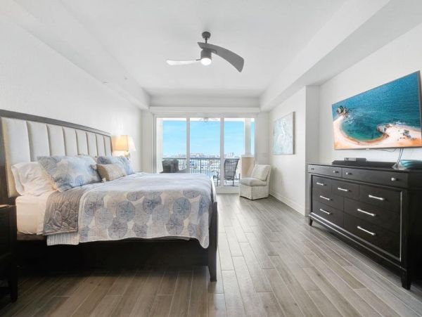Penthouse Corner Unit with Water Views in Clearwater Beach