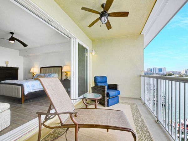Penthouse Corner Unit with Water Views in Clearwater Beach