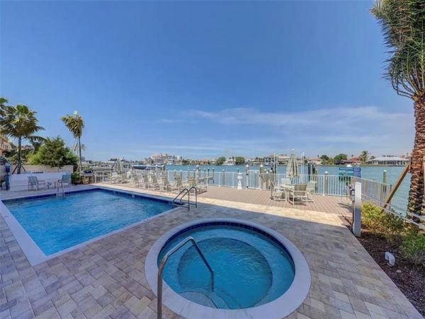 Penthouse Corner Unit with Water Views in Clearwater Beach