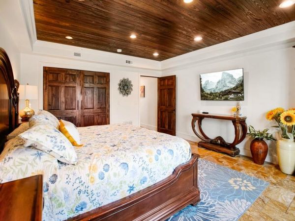 Elegant Condo with 3 Bedrooms in Clearwater Beach