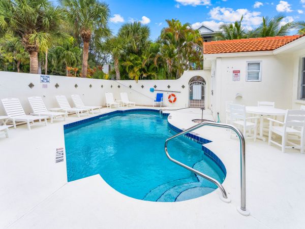 Siesta Key Vacation Condo Walk to Beach