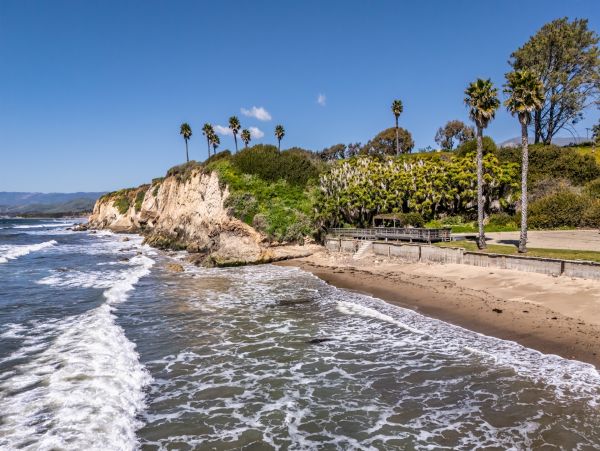 Santa Barbara Beachfront Three Bedroom Luxury Vacation Rental