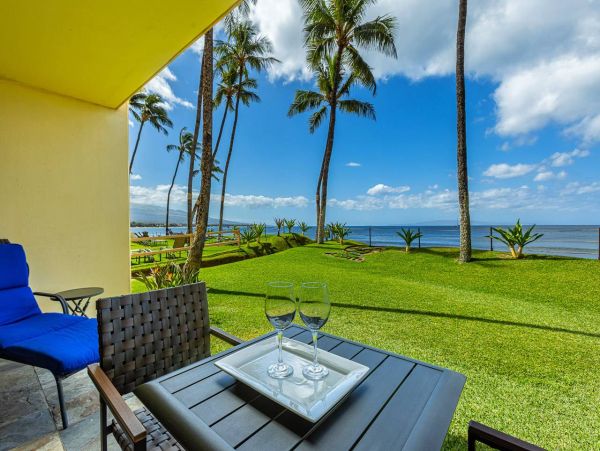 Direct Oceanfront Ground-Floor Vacation Condo in Kihei