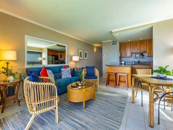 Direct Oceanfront Ground-Floor Vacation Condo in Kihei