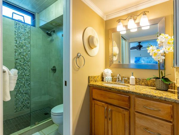 Direct Oceanfront Ground-Floor Vacation Condo in Kihei