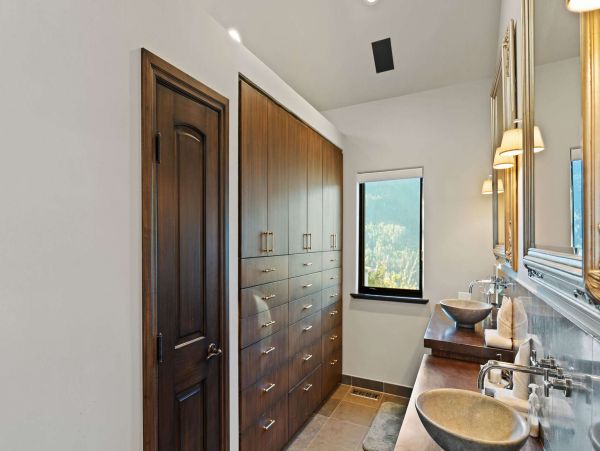 Seven Bedroom Mountain View Vail Vacation Rental