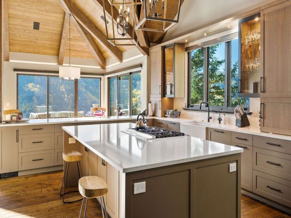 Seven Bedroom Mountain View Vail Vacation Rental