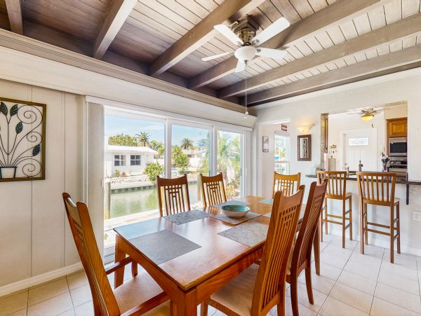 Longboat Key Waterfront Vacation Rentals - Florida Gulf Coast Pool Homes