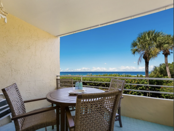 Holmes Beach Gulf Front End Unit on Beach