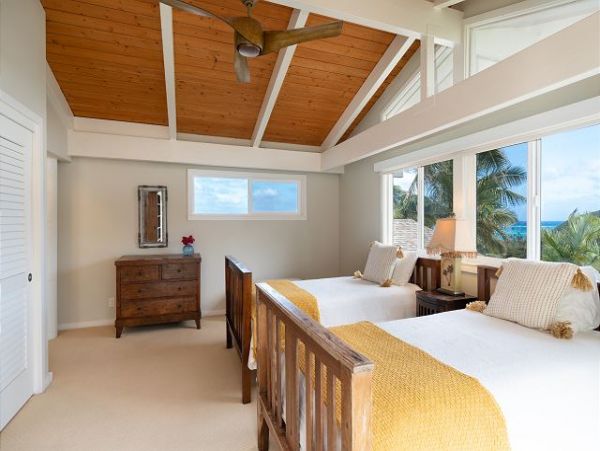 Ocean View Four Bedroom Vacation Rental Home in Lanikai Beachfront