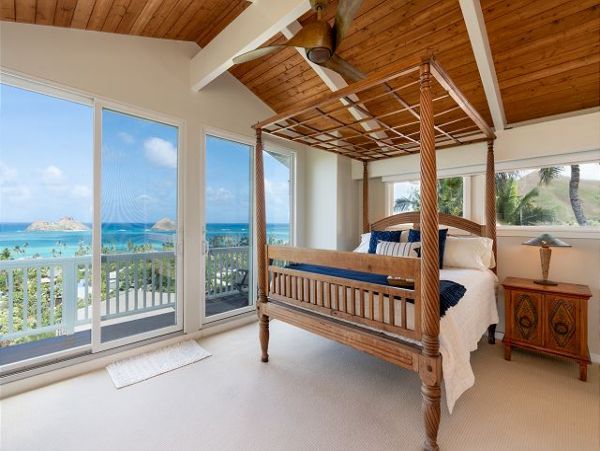 Ocean View Four Bedroom Vacation Rental Home in Lanikai Beachfront