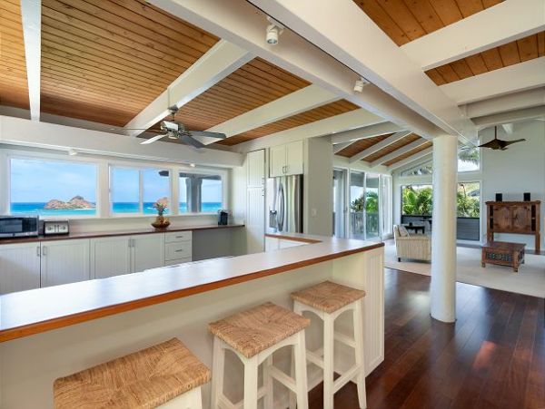 Ocean View Four Bedroom Vacation Rental Home in Lanikai Beachfront