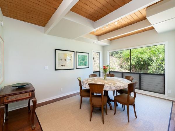 Ocean View Four Bedroom Vacation Rental Home in Lanikai Beachfront