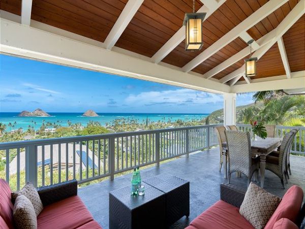 Ocean View Four Bedroom Vacation Rental Home in Lanikai Beachfront