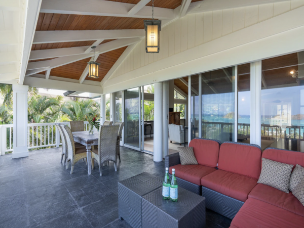Ocean View Four Bedroom Vacation Rental Home in Lanikai Beachfront