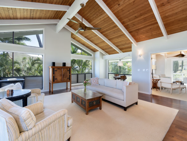 Ocean View Four Bedroom Vacation Rental Home in Lanikai Beachfront