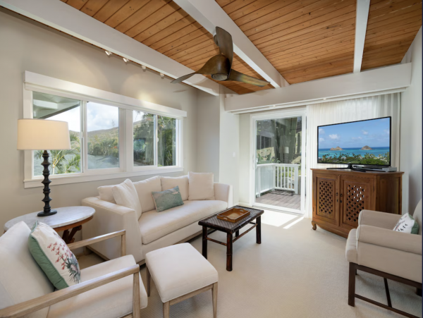 Ocean View Four Bedroom Vacation Rental Home in Lanikai Beachfront