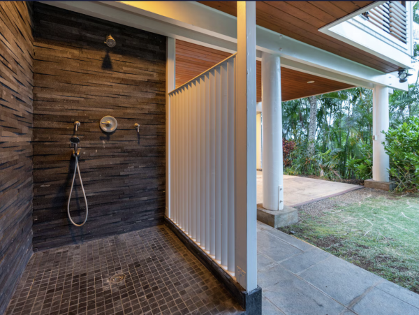 Ocean View Four Bedroom Vacation Rental Home in Lanikai Beachfront