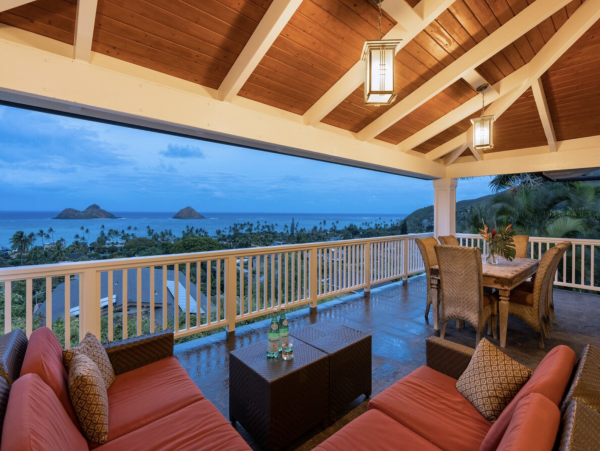 Ocean View Four Bedroom Vacation Rental Home in Lanikai Beachfront