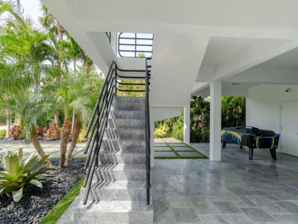 Breathtaking Four Bedroom Vacation Home in Marathon