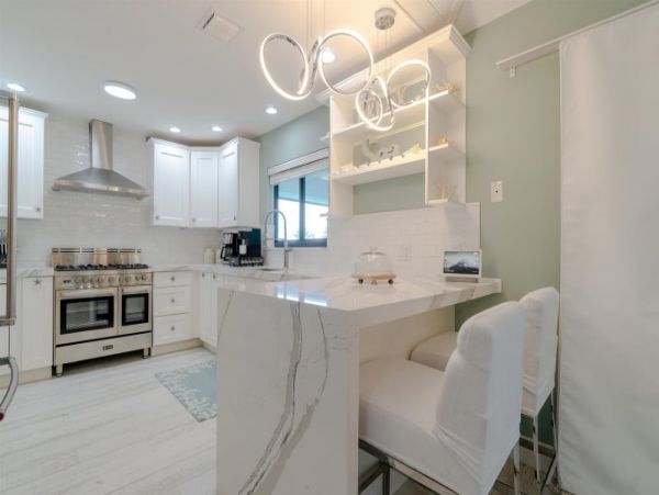 Breathtaking Four Bedroom Vacation Home in Marathon