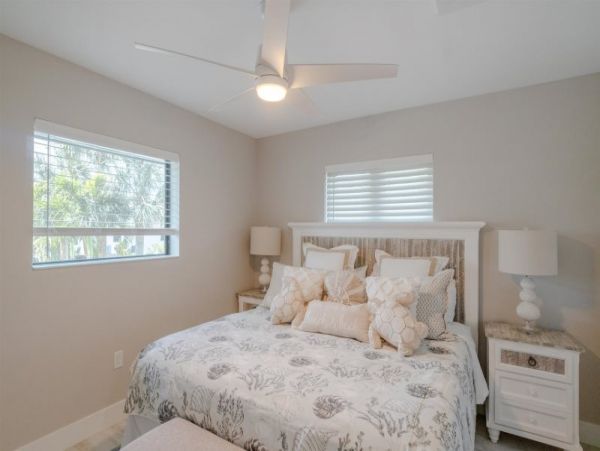 Breathtaking Four Bedroom Vacation Home in Marathon