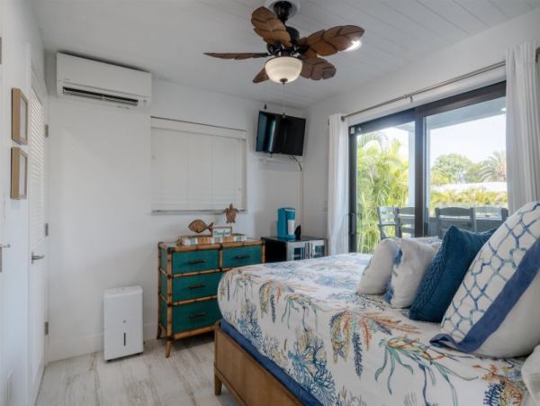 Breathtaking Four Bedroom Vacation Home in Marathon