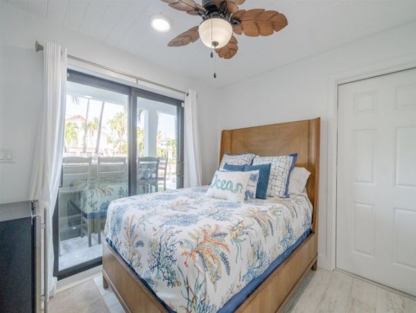 Breathtaking Four Bedroom Vacation Home in Marathon