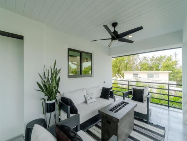 Breathtaking Four Bedroom Vacation Home in Marathon