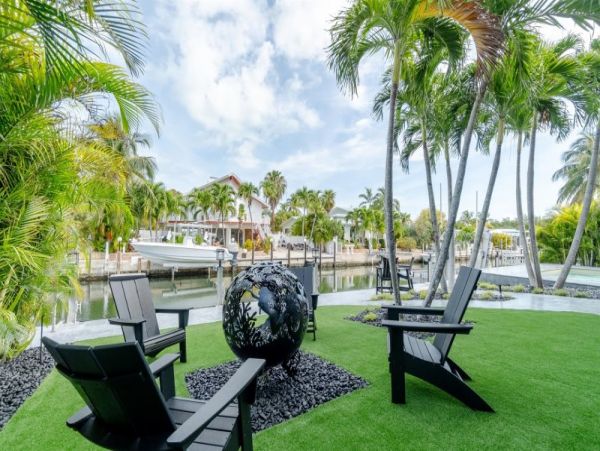 Breathtaking Four Bedroom Vacation Home in Marathon