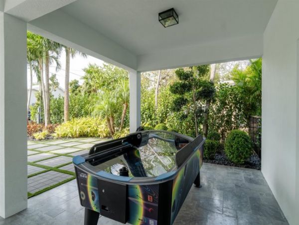 Breathtaking Four Bedroom Vacation Home in Marathon