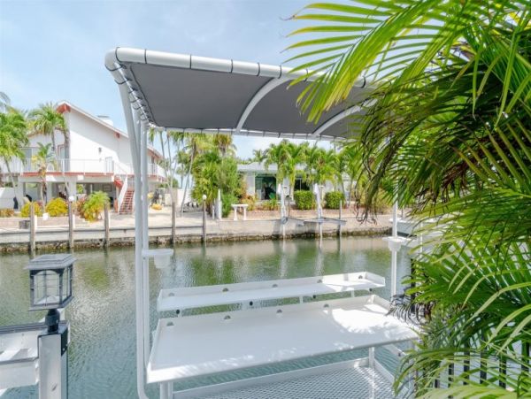 Breathtaking Four Bedroom Vacation Home in Marathon