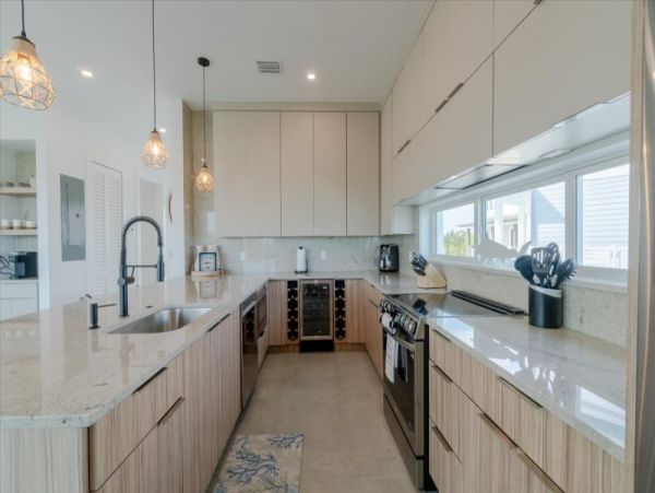 Luxury Vacation Home in Marathon Great Amenities