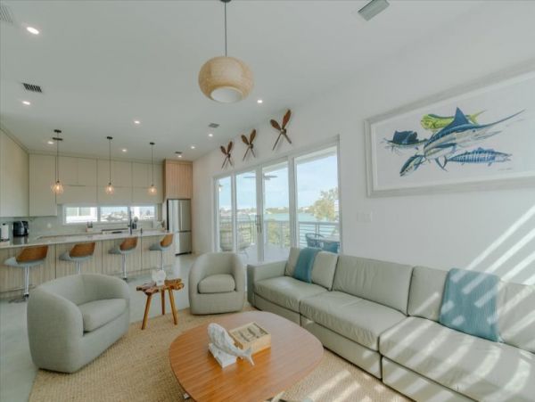 Luxury Vacation Home in Marathon Great Amenities