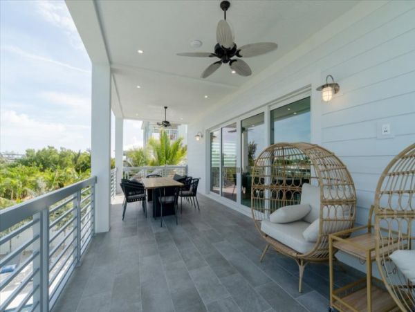 Luxury Vacation Home in Marathon Great Amenities