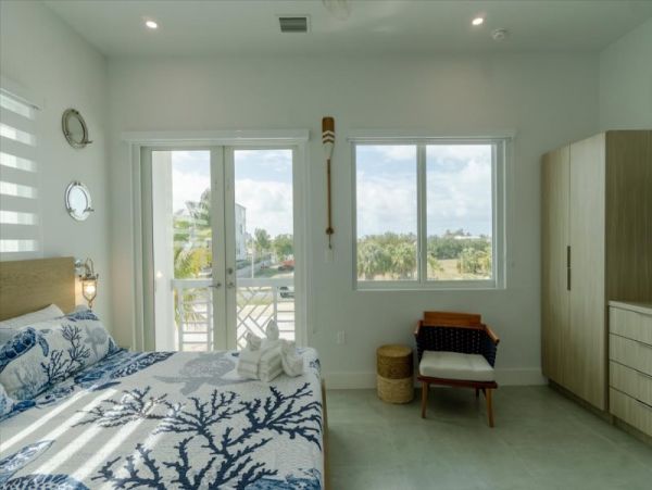 Luxury Vacation Home in Marathon Great Amenities
