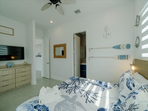 Luxury Vacation Home in Marathon Great Amenities