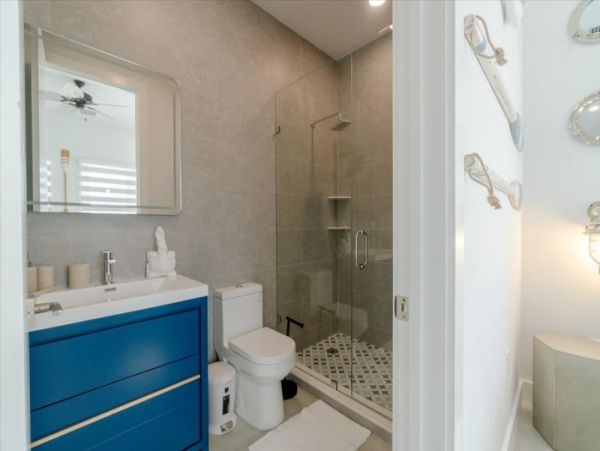 Luxury Vacation Home in Marathon Great Amenities
