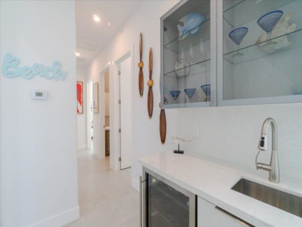 Luxury Vacation Home in Marathon Great Amenities