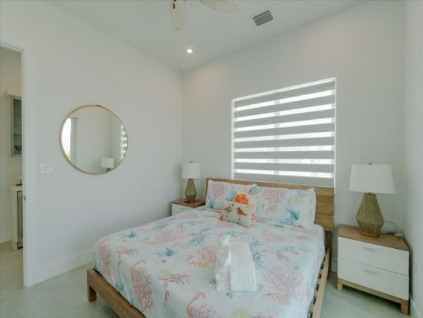 Luxury Vacation Home in Marathon Great Amenities