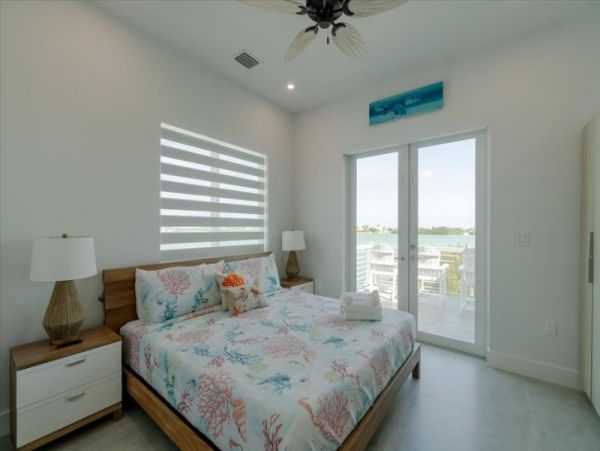 Luxury Vacation Home in Marathon Great Amenities