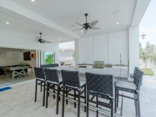 Luxury Vacation Home in Marathon Great Amenities