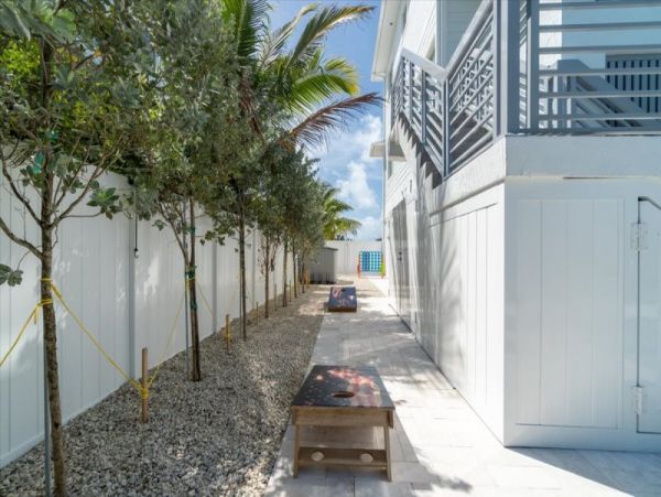 Luxury Vacation Home in Marathon Great Amenities