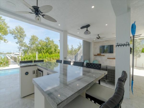 Luxury Vacation Home in Marathon Great Amenities